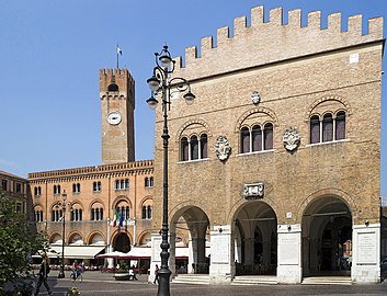   Piazza dei Signori e Palazzo dei Trecento