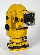 Teodolito Topcon GTS-1 (2).jpg