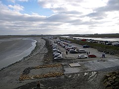 Mont st michel, vue sur les parkings - panoramio.jpg