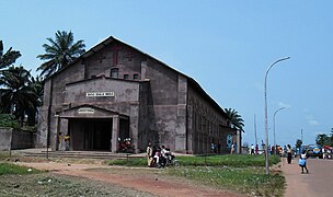 Mbandaka Cathedral.jpg