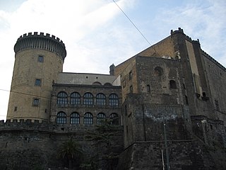 Castel Nuovo: facciata orientale, particolare