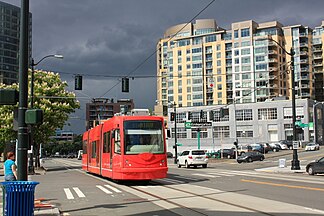 English: South Lake Union Streetcar headed south across Lenora Street