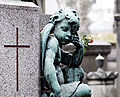 Détail d'une tombe au Père-Lachaise