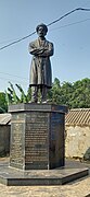 Madhusudan Das statue at Chandaneswar–Digha border (Odisha–West Bengal border).jpg