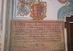 Inscripción en memoria de los fundadores, los Condes de Castellar en la Sacristía del Convento de Loreto en Espartinas, Sevilla.jpg