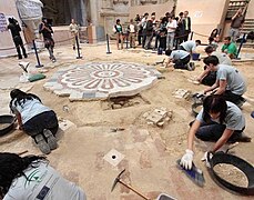 Restauración de la solería de la Capilla Real (Catedral de Sevilla).JPG