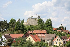 Burgruine-Lichtenegg - Ansicht der Burgruine von Südosten (Mai 2009)