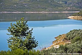 Albufeira da Barragem do Alto Rabagão - Portugal (5553102031).jpg