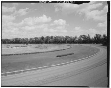 VIEW EAST OF SECOND 1-4 OF TRACK AND INFIELD POND WITH FLAMINGOS- CD-E. - Hialeah Park Race Track, East Fourth Avenue, Hialeah, Miami-Dade County, FL HABS FLA,13-HIAL,1-81.tif