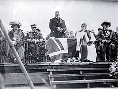 Andrew Anderson, Bridge of Remembrance.jpg