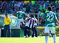 Jogadores do Palmeiras e do Atlético Mineiro disputam lance em jogo válido pelo Brasileiro de 2007 no Palestra Itália