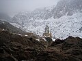 English: View from the North (Surp Astvatsatsin on the left, Surp Karapet in the center, its gavit on the right). Français : Vue depuis le nord (Surp Astvatsatsin à gauche, Surp Karapet au centre, son gavit à droite).