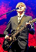 Neil Finn 224 (4966020185).jpg