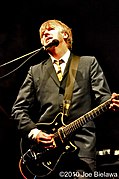 Neil Finn 321 (4966361408).jpg