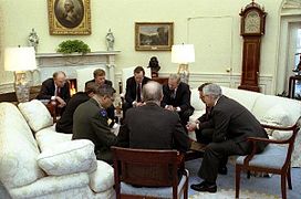 Bush-library-tamu-oval-office-985.jpg