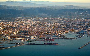 Livorno, veduta aerea 2015.jpg