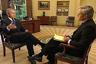 Scott Pelley (right) with President George W. Bush