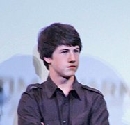 Dylan Minnette (cropped) (cropped).jpg