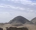 Vue des ruines la pyramide de Niouserrê - Nyuserre's ruined pyramid view