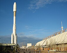 Pabellón del Futuro y Maqueta a tamaño real del Cohete Arianne 5