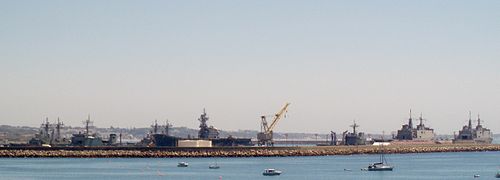 Buques en la base naval de Rota.JPG