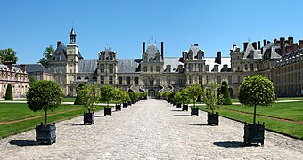 Fontainebleau schloss 04.jpg