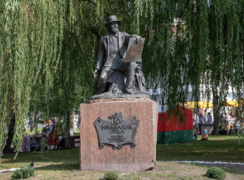 Памятник Наполену Орда (Monument to Napoleon Orda, Belarus).png