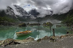 První místo: Krajina v norském národním parku Folgefonna. Pohled přes jezero Bondhus na ledovec Bondhus, část ledovce Folgefonna (POTD) Heinrich Pniok (Alchemist-hp / pse-mendelejew.de)