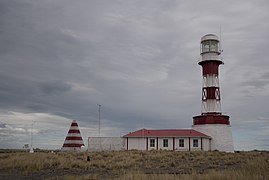 Faro Punta Dungeness vista lateral.jpg