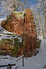 Thumbnail for File:Porphyrfelsen am Porphyrlehrpfad - Rochlitzer Berg - Geotop - Sachsen.jpg