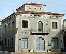 Fachada del Museo arqueologico de Rojales (Alicante).jpg