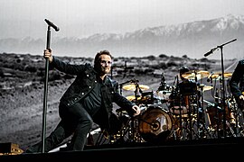 U2 in Auckland (49054961207).jpg