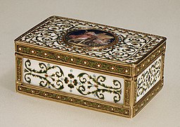 Snuffbox MET ES529.jpg