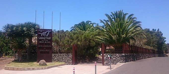 Entrada al centro de visitantes / Entrance to the visitors center