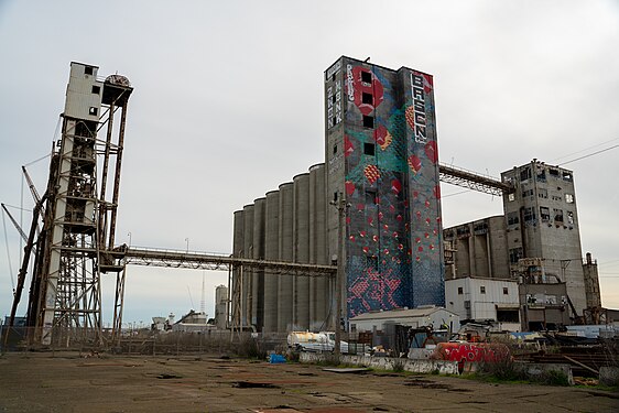 Pier 90 abandoned grain silos, damaged by 1989 Loma Prieta Earthquake