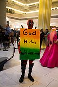 Dragon Con 2013 - Deadpool (9677513769).jpg