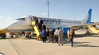 Vienna-Airport-People Viennaline-OE-LTK-03ASD.jpg