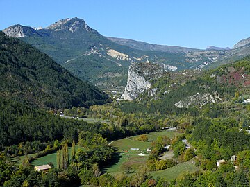 mountain Sommet de Pré Chauvin, Le Roc de Castellane in the valley,