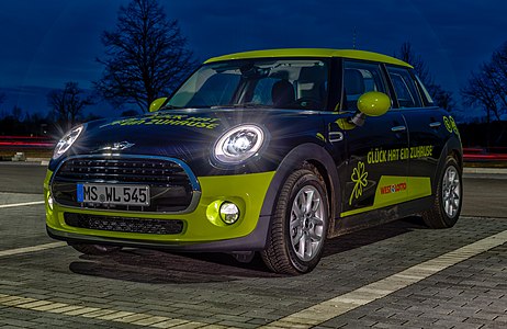 Dülmen, Parkplatz, BMW Mini (2018)