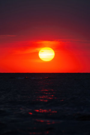 Beautiful orange sunset over the sea Foto de archivo