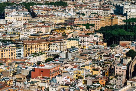 Città del Vaticano Italia 18 ottobre 2019 Paesaggio urbano di Roma dalla Basilica di San Pietro, situata nella Città del Vaticano nel pomeriggio Archivio Fotografico