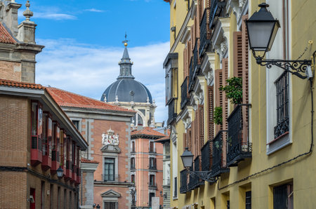 Paisaje urbano, detalle de arquitectura en madrid, españa.