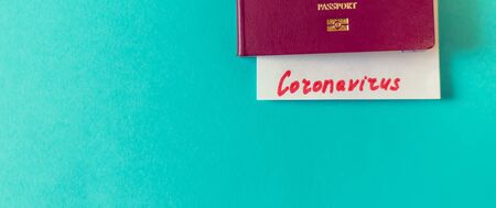 Coronavirus el concepto de prohibición de vuelos entre países. Pasaporte internacional. Enfoque selectivo. medicamento - 142340894