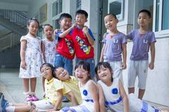 Eleven twins enroll at same primary school in Hangzhou