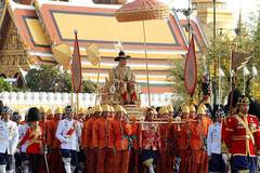 Royal procession held for newly crowned Tai King