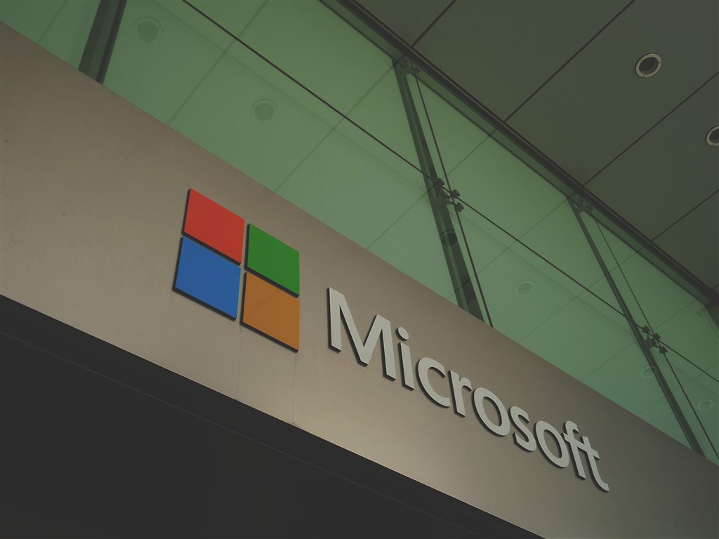 微軟宣布將關閉所有實體直營商店，轉為以線上商店為主。（圖取自Unsplash圖庫）