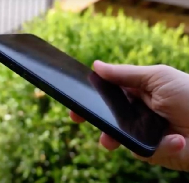 Hands-on video gives a detailed look at the iPhone 12 dummy units