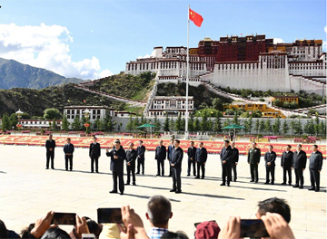 习近平在西藏拉萨考察调研