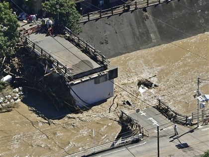 颱風塔拉斯襲日本靜岡 破紀錄大雨釀死傷