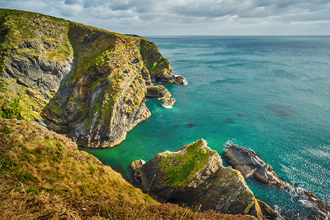 Panorama di un paesaggio costiero a Cork, Irlanda.